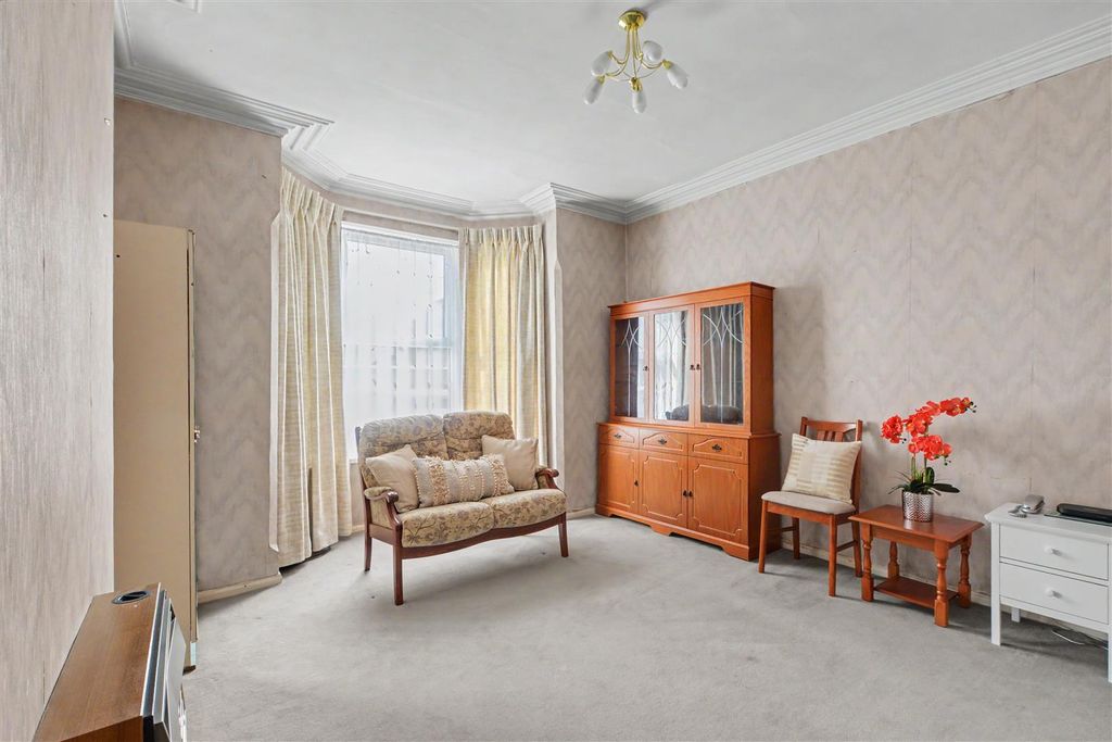 Property photo 2 of 15 Lounge.Jpeg