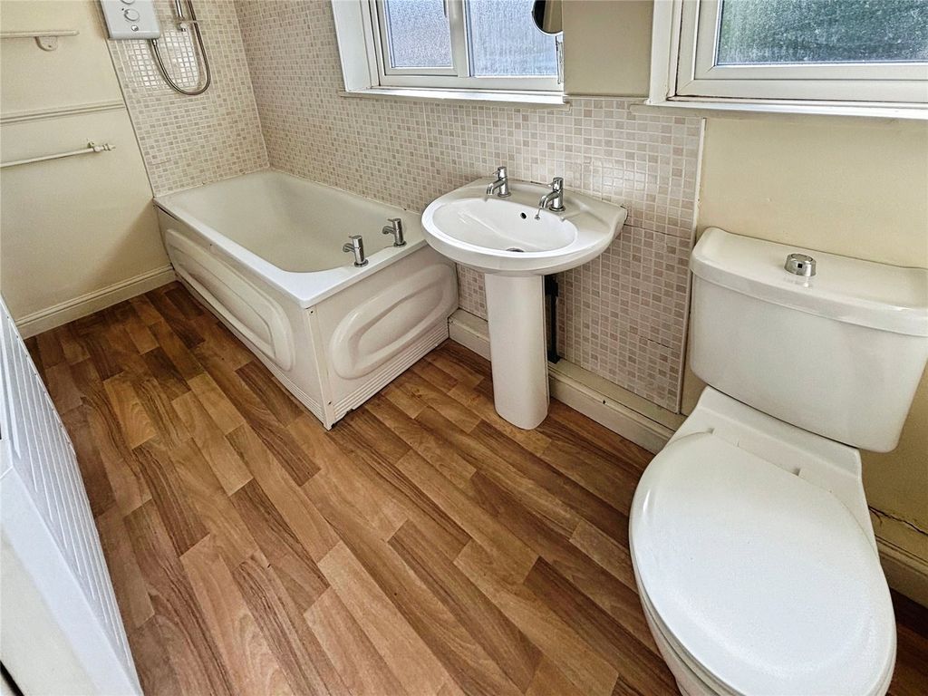 Property photo 3 of 8 Bathroom
