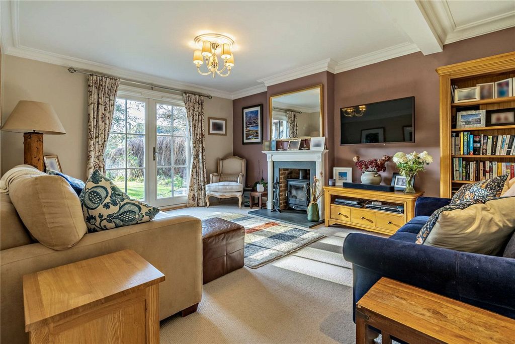 Property photo 2 of 22 Sitting Room