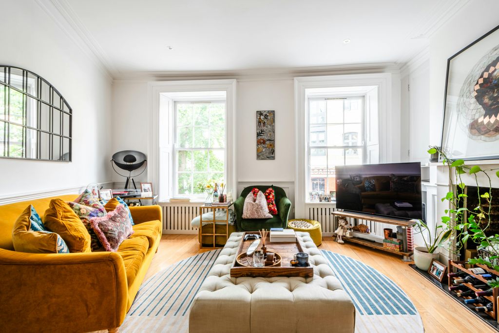 Property photo 1 of 17 Hanbury St 4A - 1.Jpg
