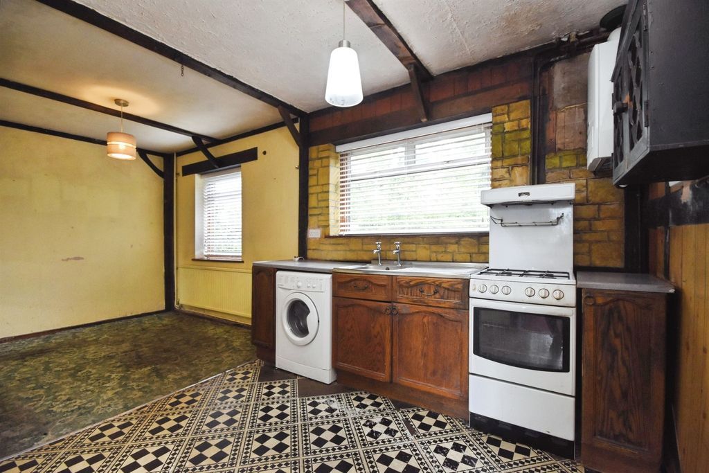 Property photo 3 of 12