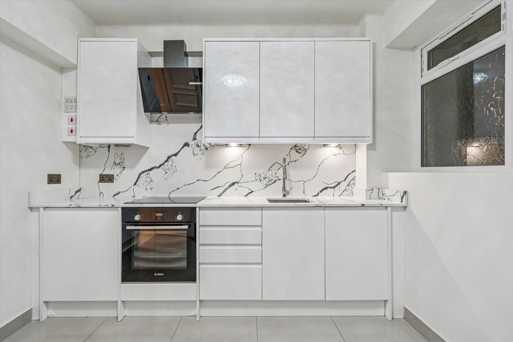 Property photo 3 of 11 Image