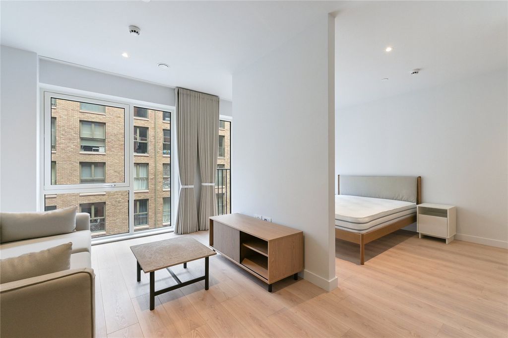 Property photo 2 of 25 Picture No. 23