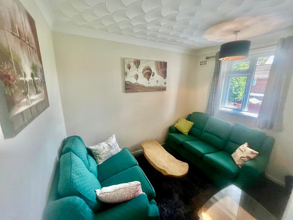 Property photo 2 of 16 Image