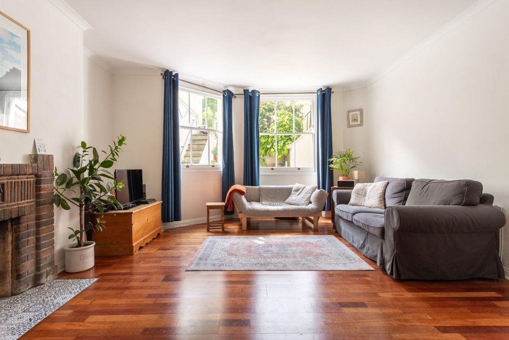 Property photo 3 of 15 Goldsmid Road-1.Jpg