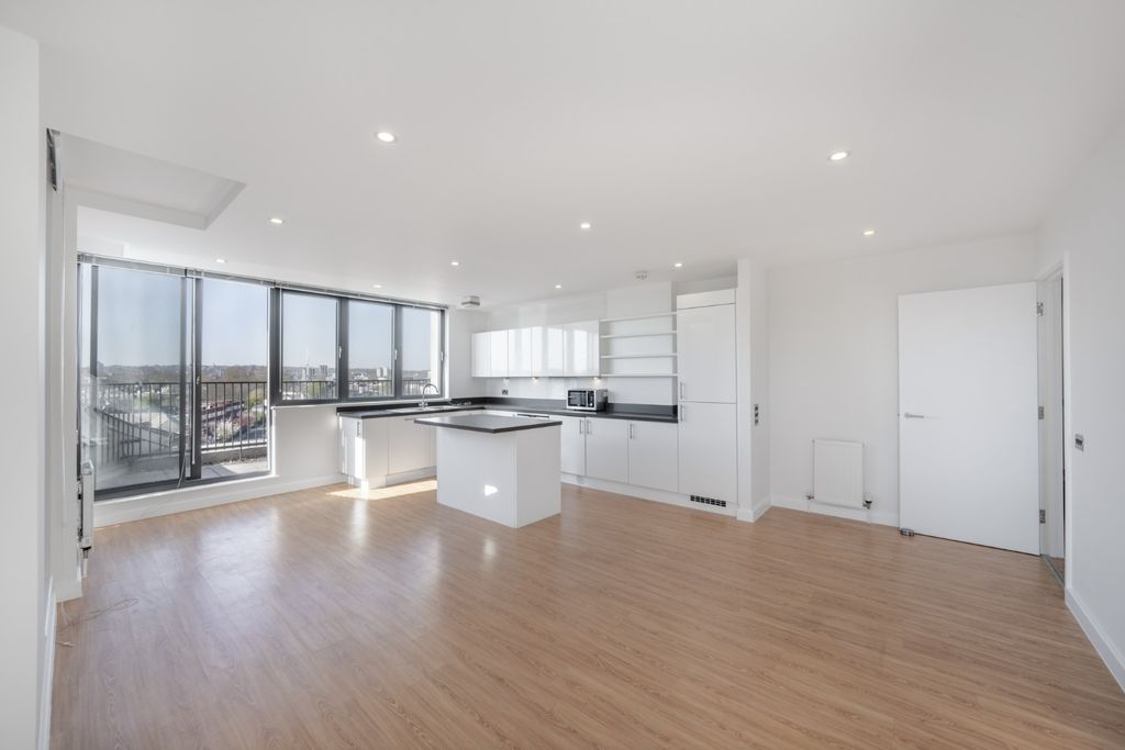 Property photo 3 of 21 4478932