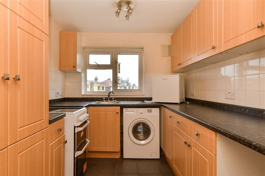 Property photo 3 of 8 Kitchen