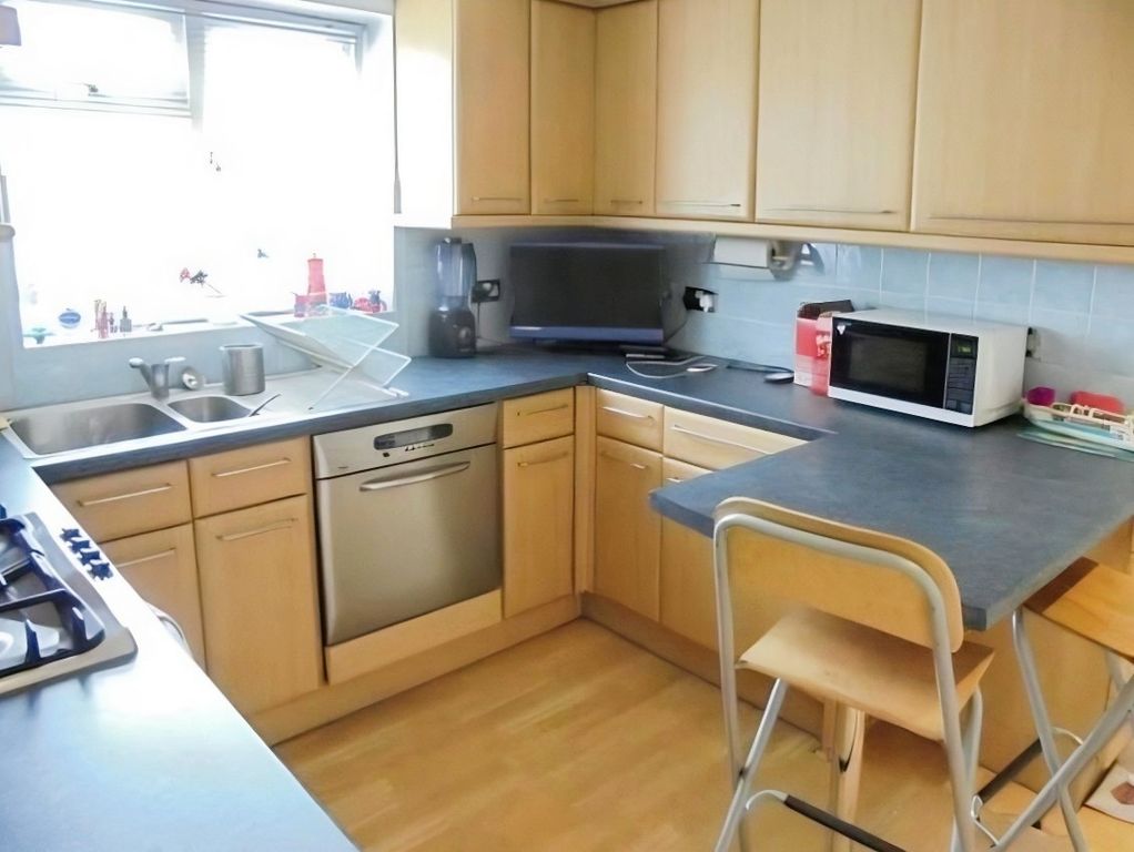 Property photo 2 of 8