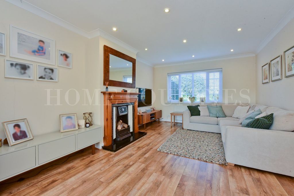 Property photo 3 of 41