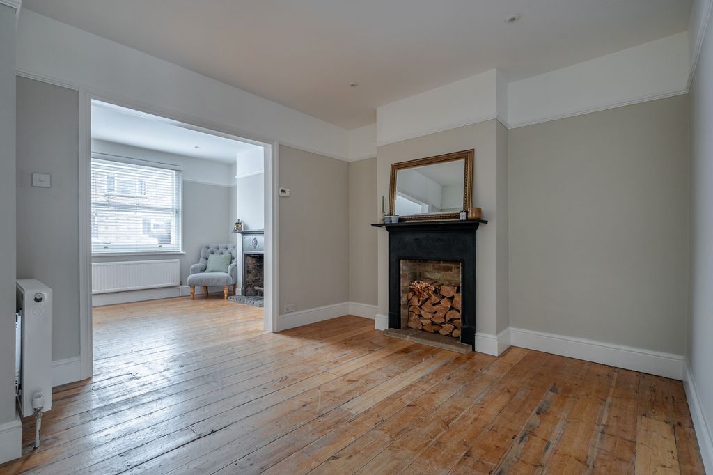 Property photo 2 of 22