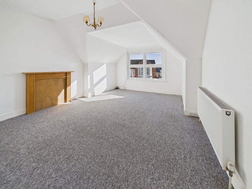 Property photo 3 of 11 Living Room