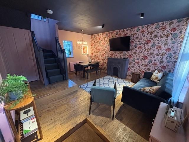 Property photo 2 of 20 Lounge