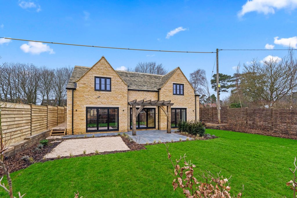 Property photo 3 of 13