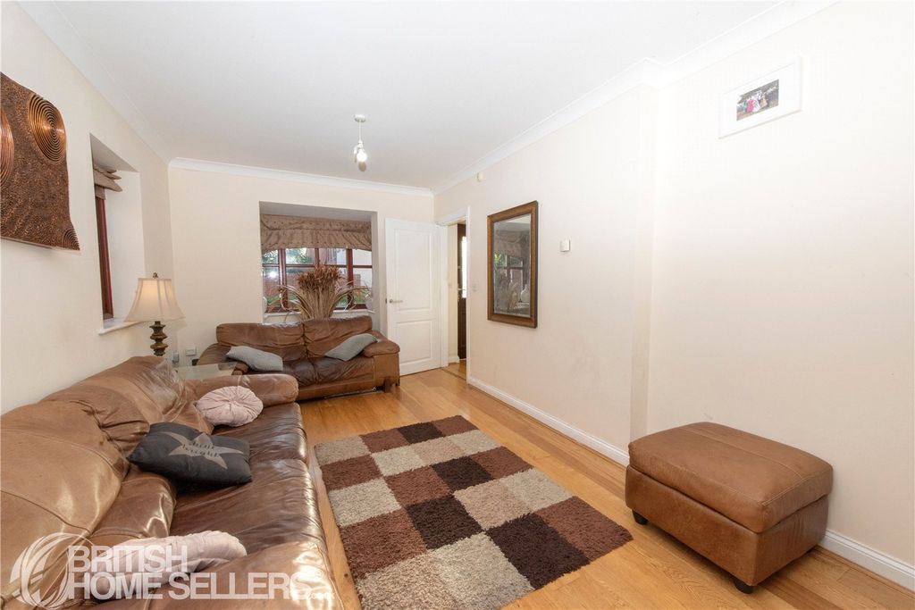Property photo 3 of 19 Picture No. 33