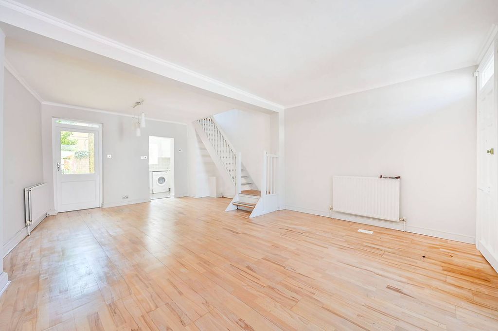 Property photo 3 of 11