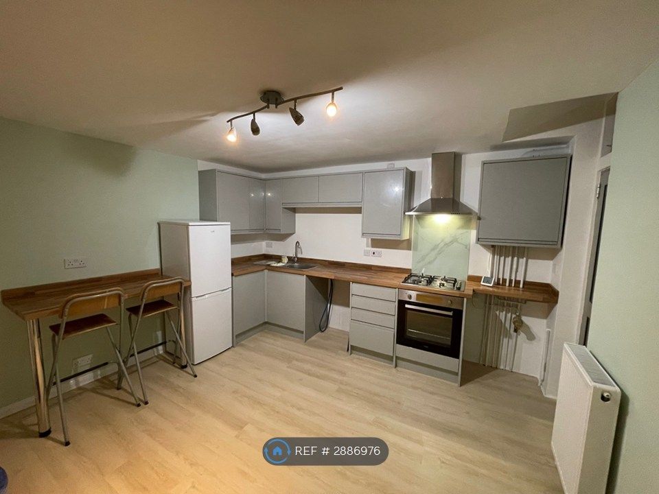 Property photo 2 of 12 Kitchen