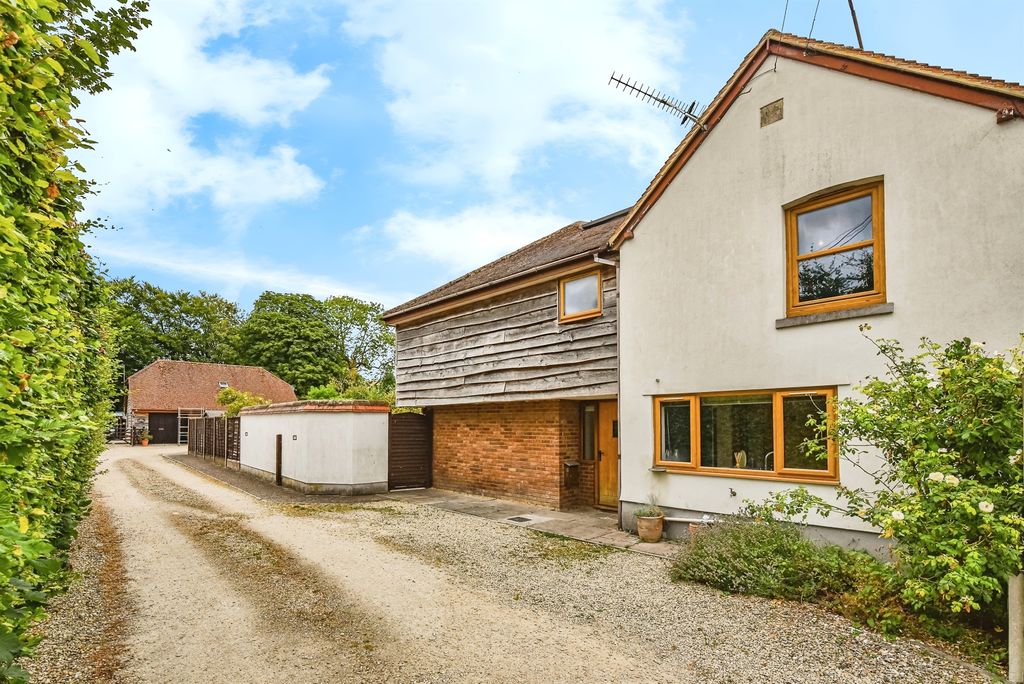 Property photo 2 of 17