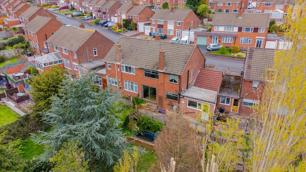 Property photo 3 of 37