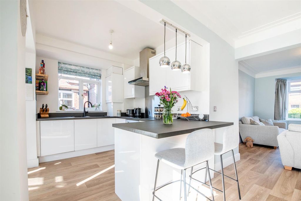 Property photo 3 of 22 Kitchen