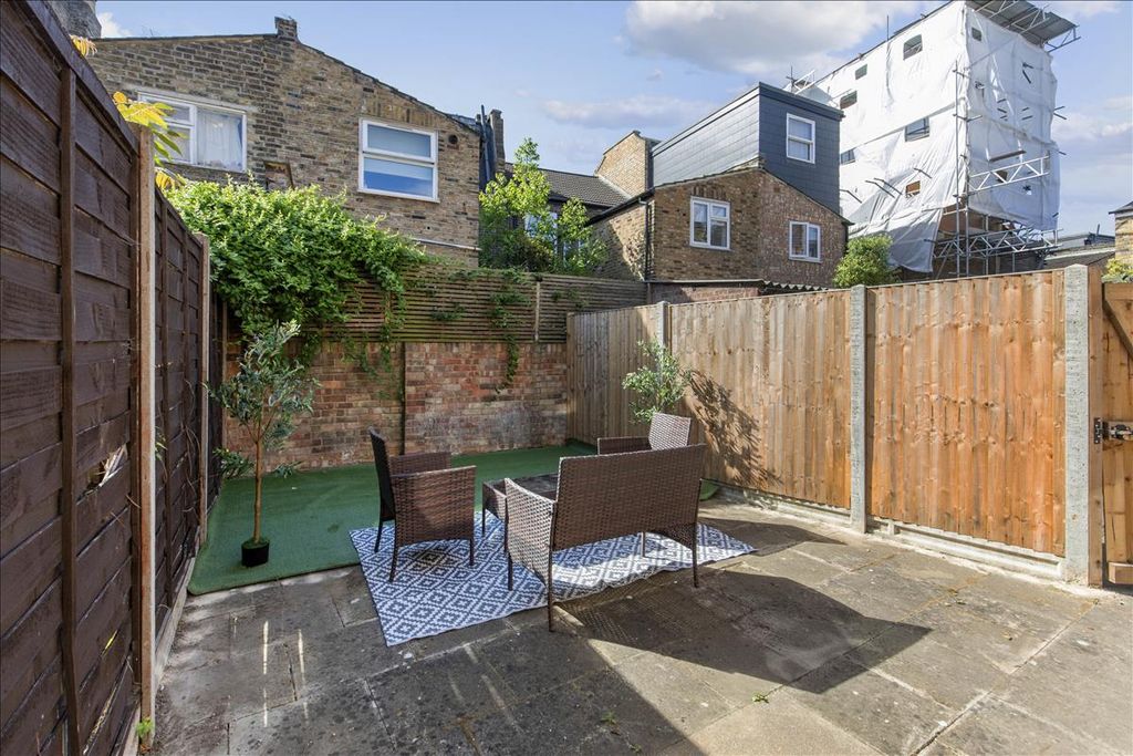 Property photo 3 of 12