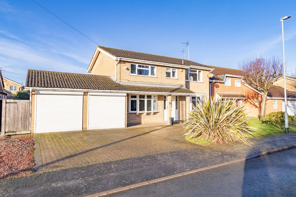 Property photo 1 of 33 4805122