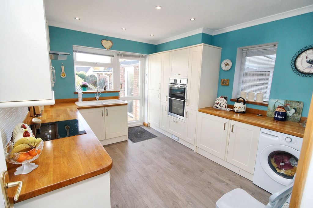 Property photo 3 of 20 Photo 8