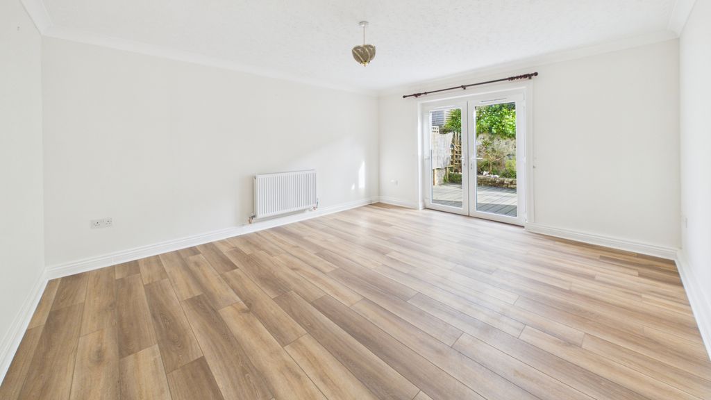 Property photo 2 of 13 Gallery