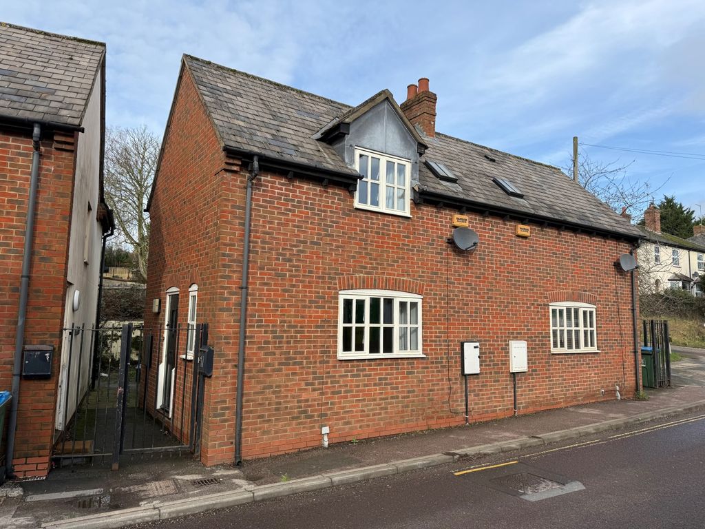 Property photo 1 of 13 17 Stratford Road.