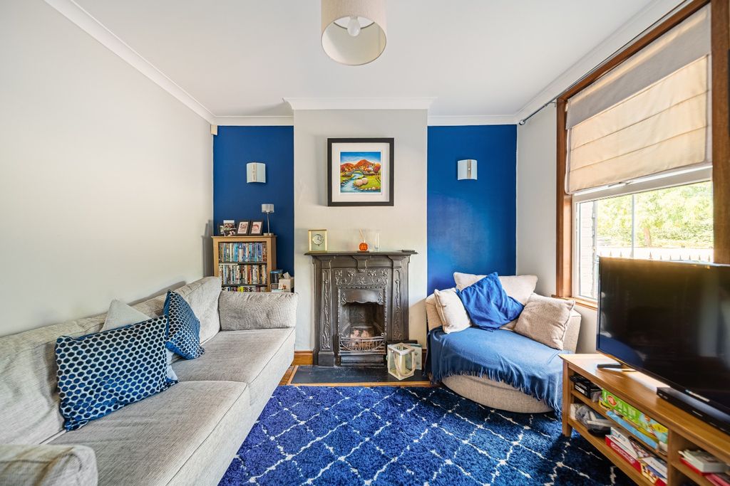 Property photo 2 of 12 4295103