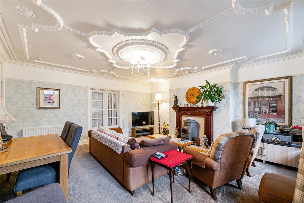 Property photo 2 of 16 Living Room