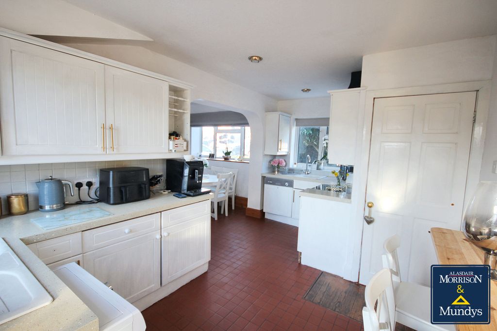 Property photo 3 of 14 Kitchen Breakfast Room