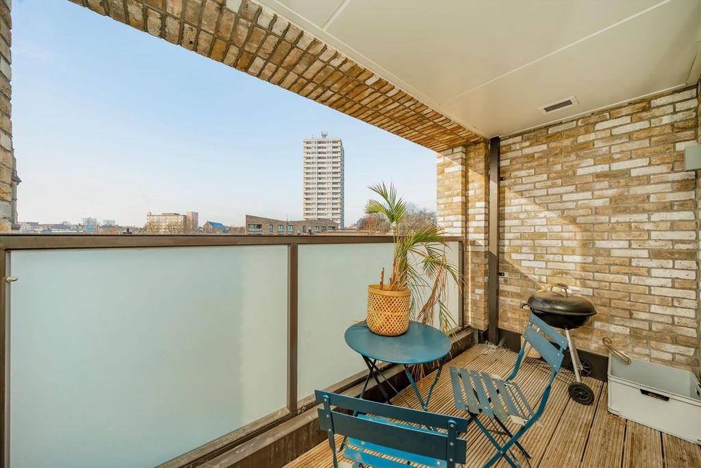 Property photo 3 of 6