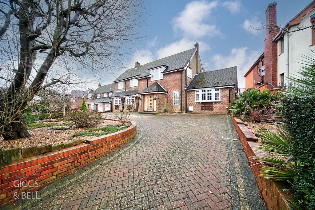 Additional image 31 of 4 bed detached house for saleOld Bedford Road, Luton, Bedfordshire LU2