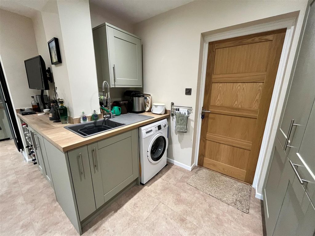 Additional image 9 of 4 bed property for saleBrooklands Close, Daventry NN11