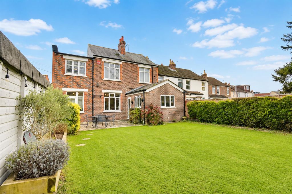 Property photo 1 of 19 F6ba87Af-5858-4806-B4c0-42c89c2B05cd.Png