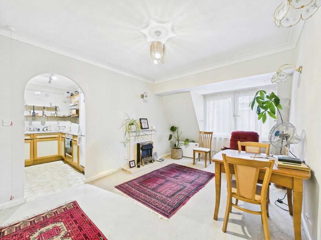 Property photo 2 of 7 Image