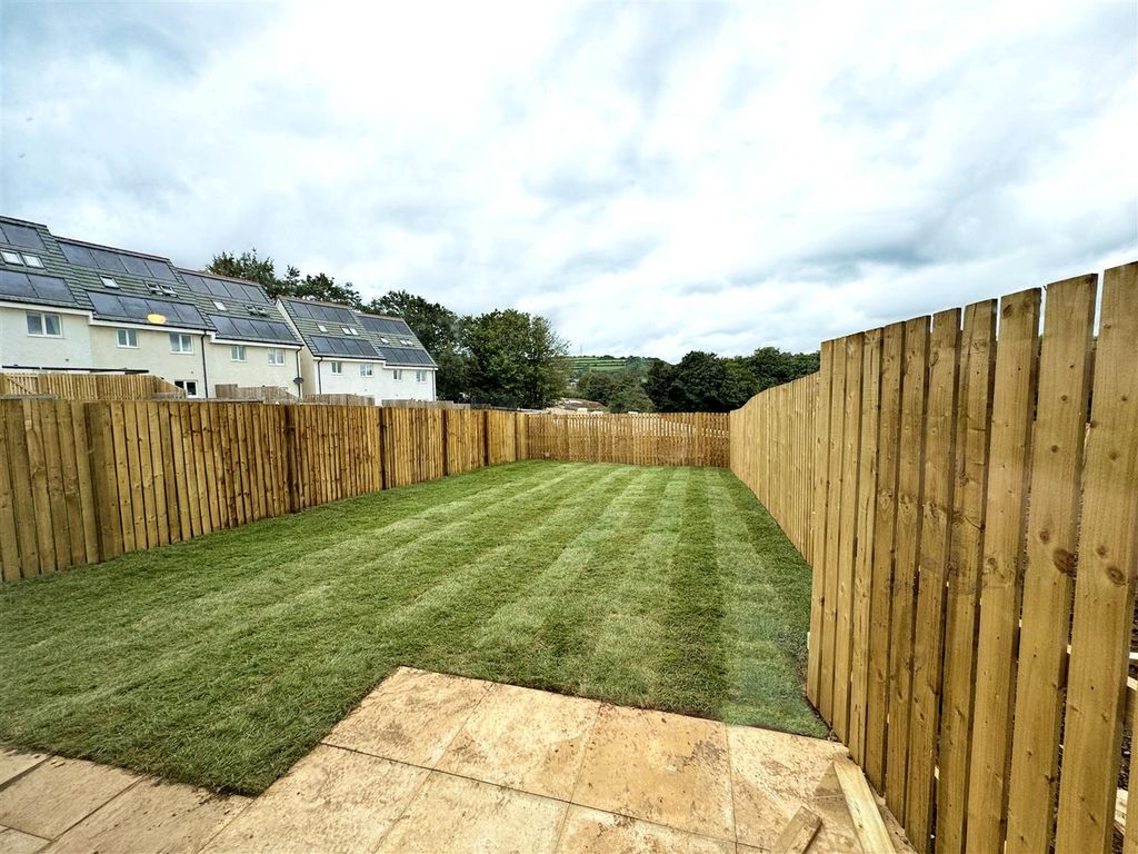 Property photo 2 of 15 Gardens