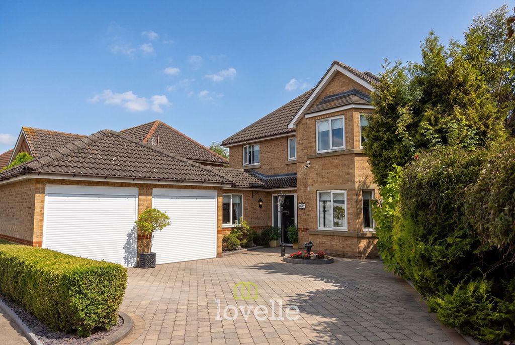 Property photo 1 of 33