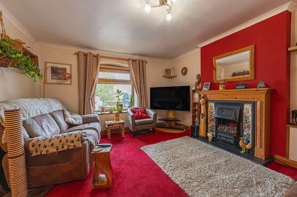 Property photo 3 of 58