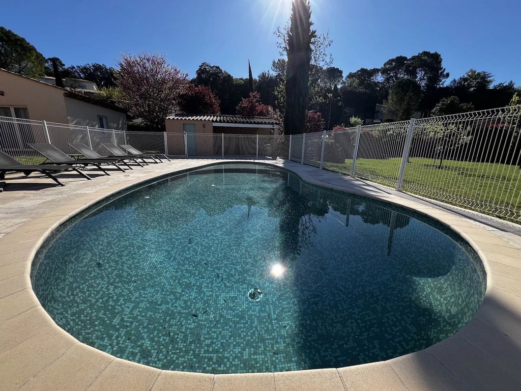 Property photo 3 of 36