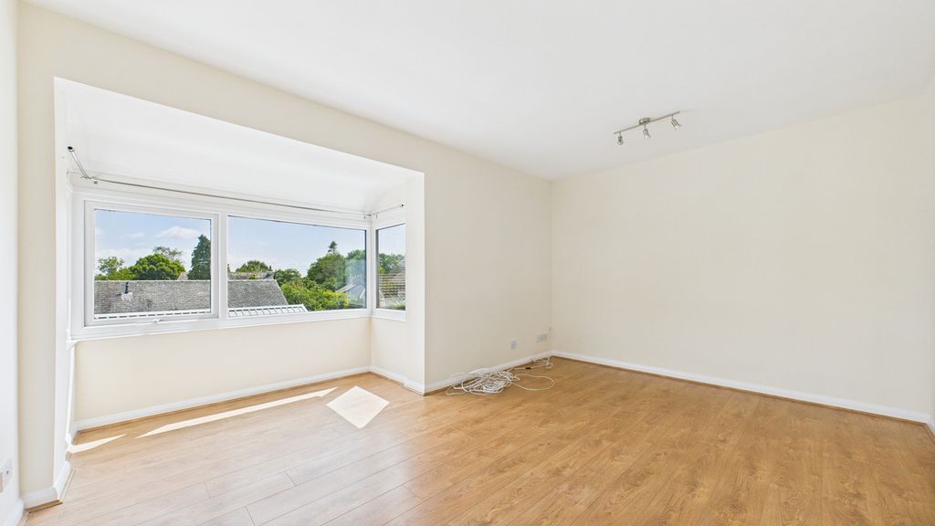 Property photo 2 of 30