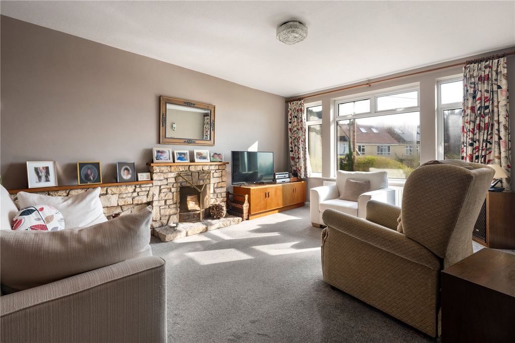 Property photo 2 of 16 Picture No. 13