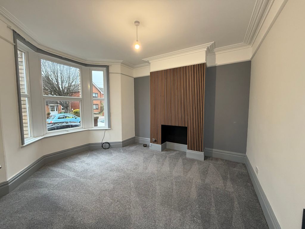 Property photo 2 of 14 Living Room