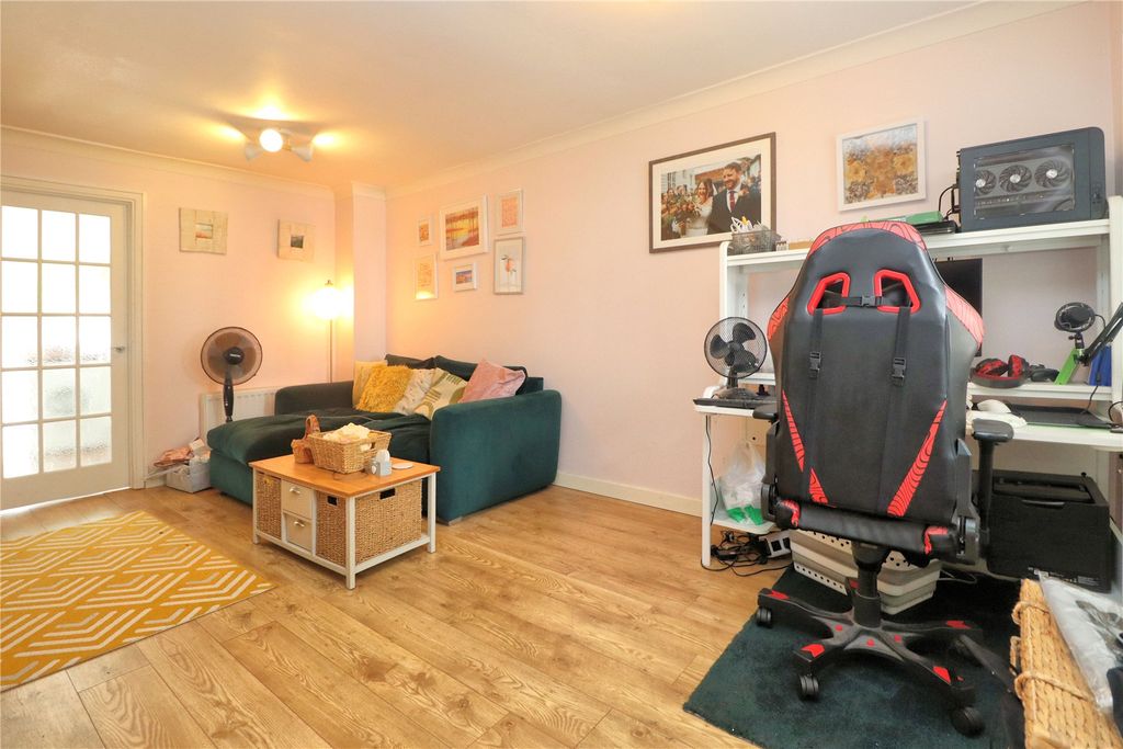 Property photo 3 of 10 Picture No. 04