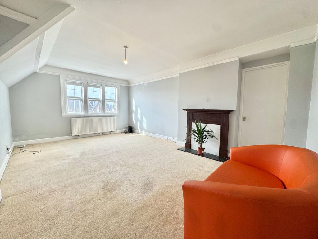 Property photo 3 of 8 Picture 3