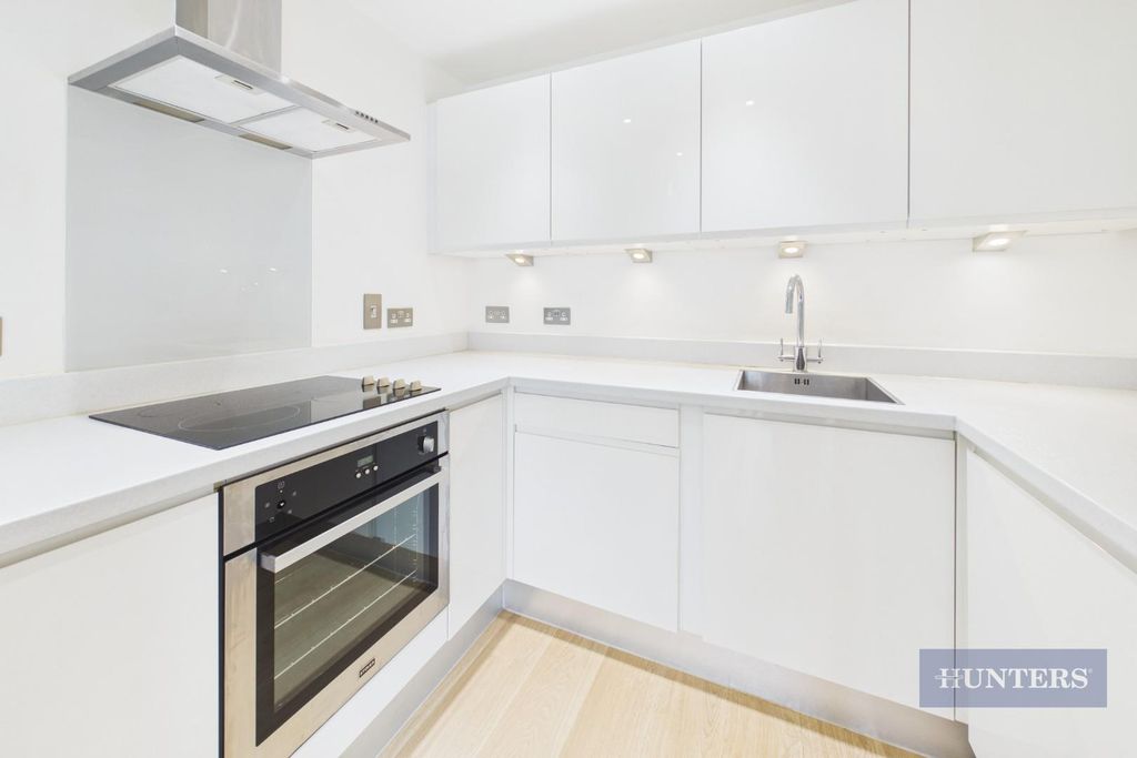 Property photo 2 of 10 Cam05152G0-Pr0367-Still015.Jpg