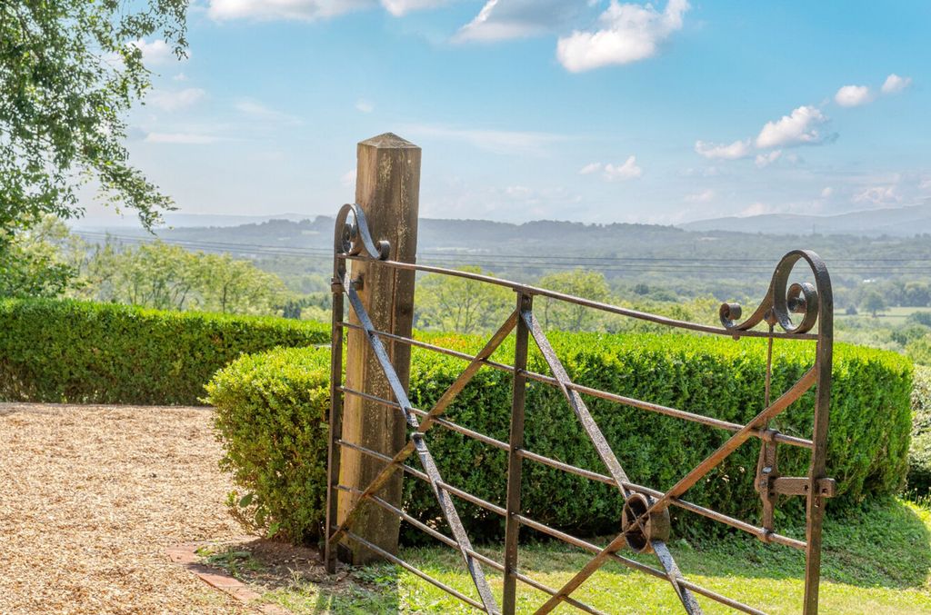 Property photo 2 of 51 Gate &amp; View