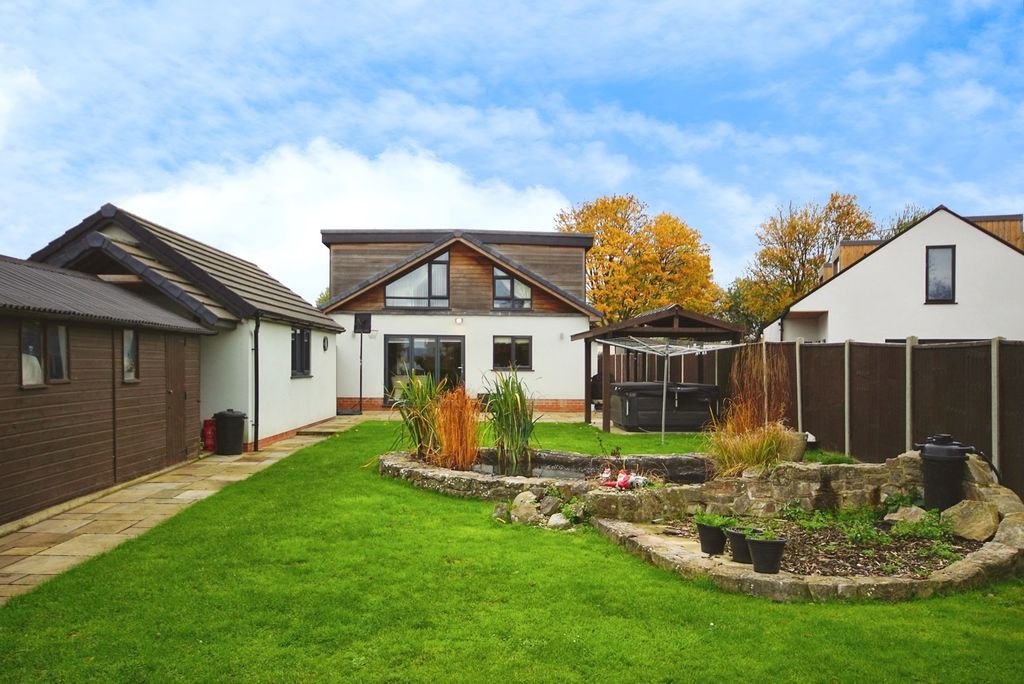 Property photo 2 of 34 Photo