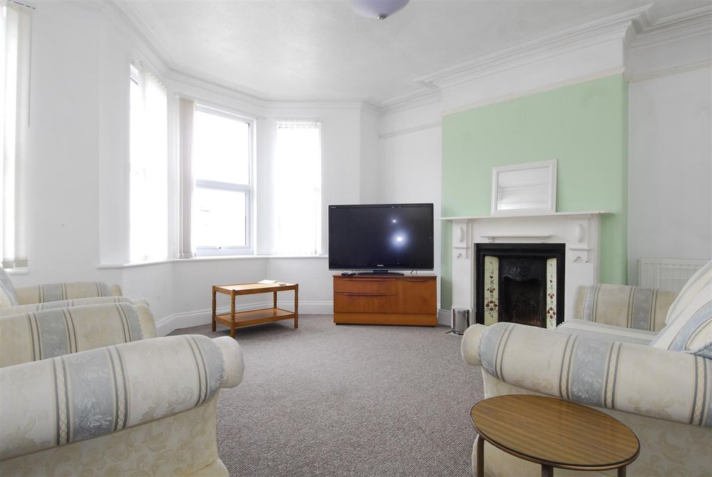 Property photo 3 of 6 44Derryave007.Jpg