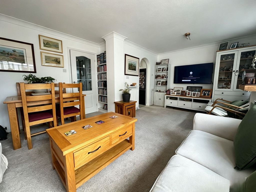 Property photo 3 of 18 Photo 2